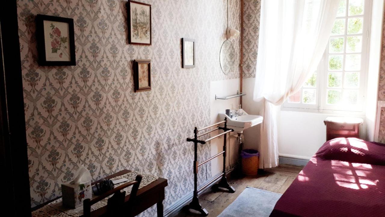 La Cure Du Maine Charles Bed & Breakfast Birac  ภายนอก รูปภาพ